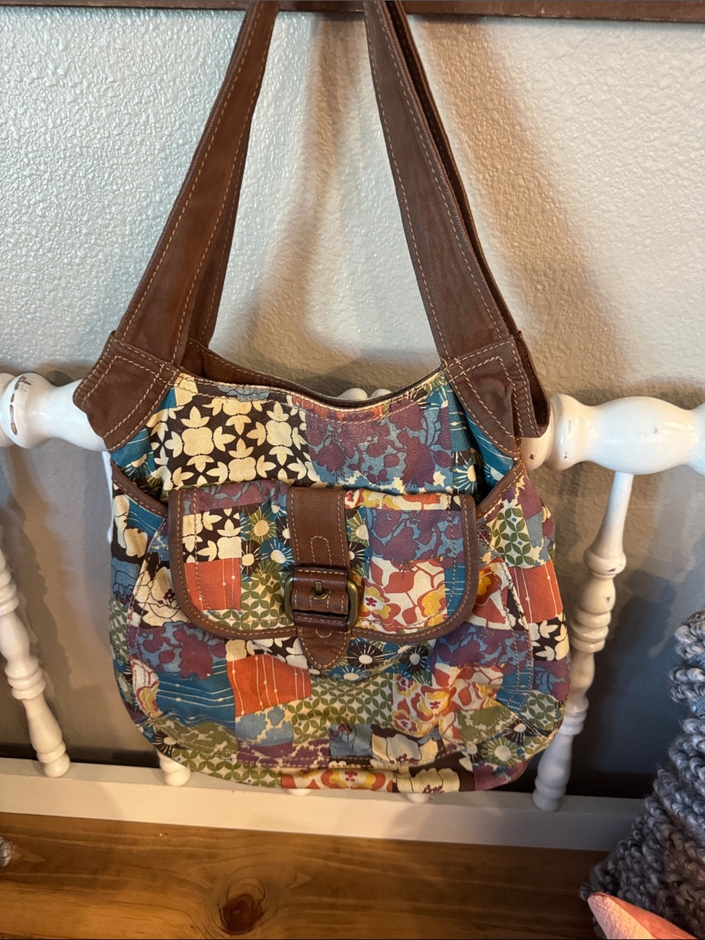 Fossil Patchwork Floral Shoulder Bag in Multi and Brown Accents - Picture 2 of 6